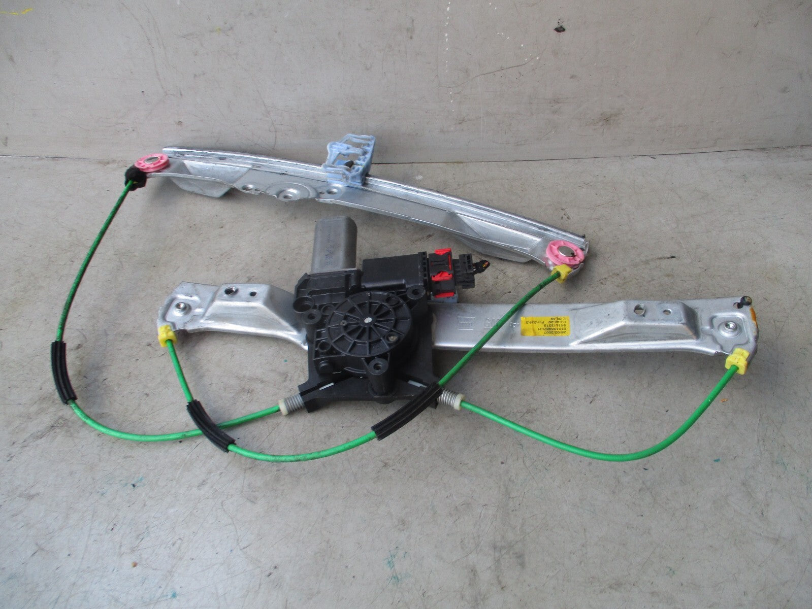 2007 VAUXHALL CORSA D 3 DOOR NSF PASSENGER SIDE WINDOW MOTOR REGULATOR 013188487