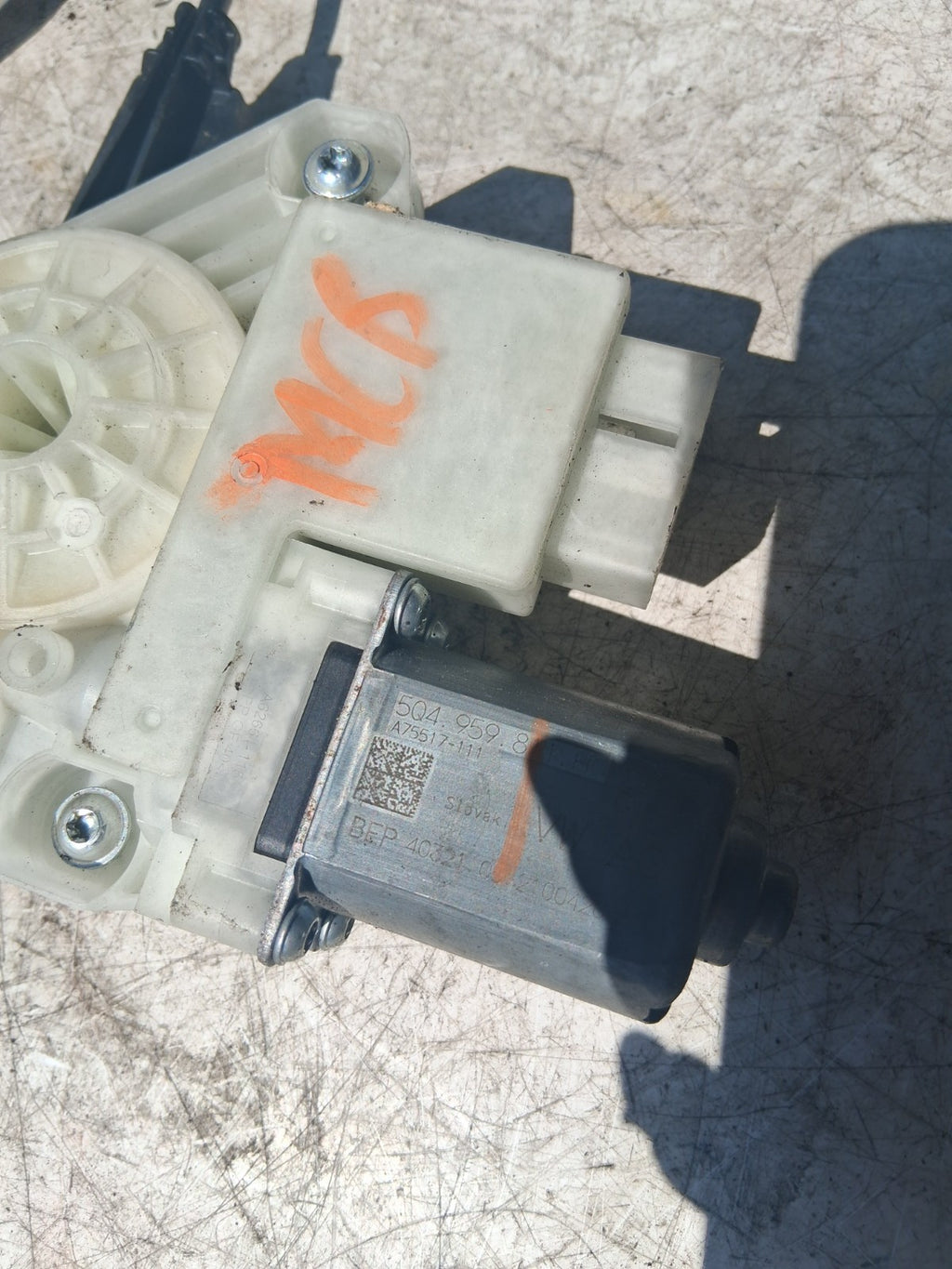2017 VOLKSWAGEN PASSAT B8 OSR DRIVER SIDE REAR WINDOW MOTOR REGULATOR 3G5839462B