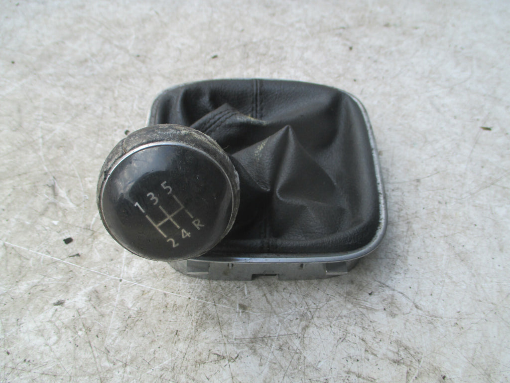 VW VOLKSWAGEN POLO MK5 2018 GEAR KNOB GAITER 6C0711113J