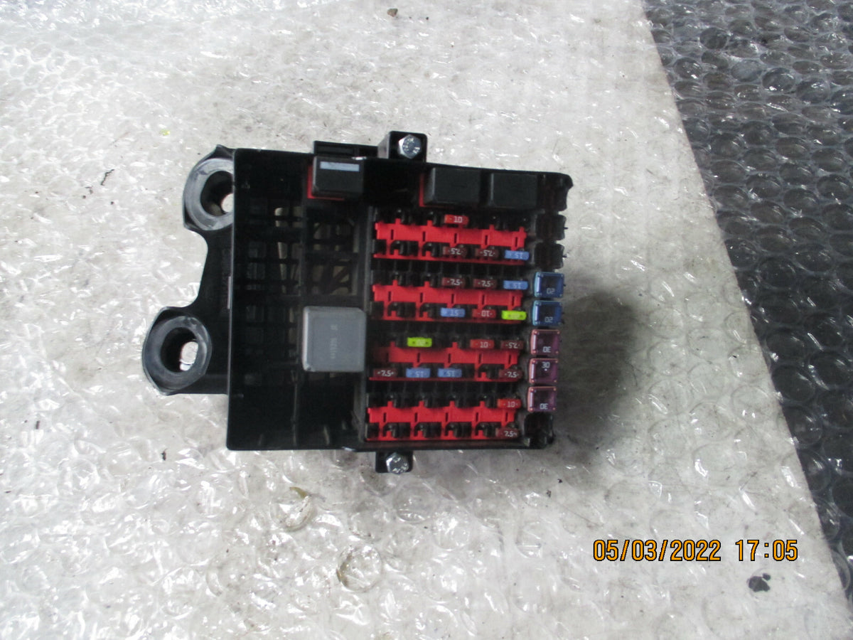 FORD FIESTA 2016 MK7 FUSE BOX  F1BT14A005
