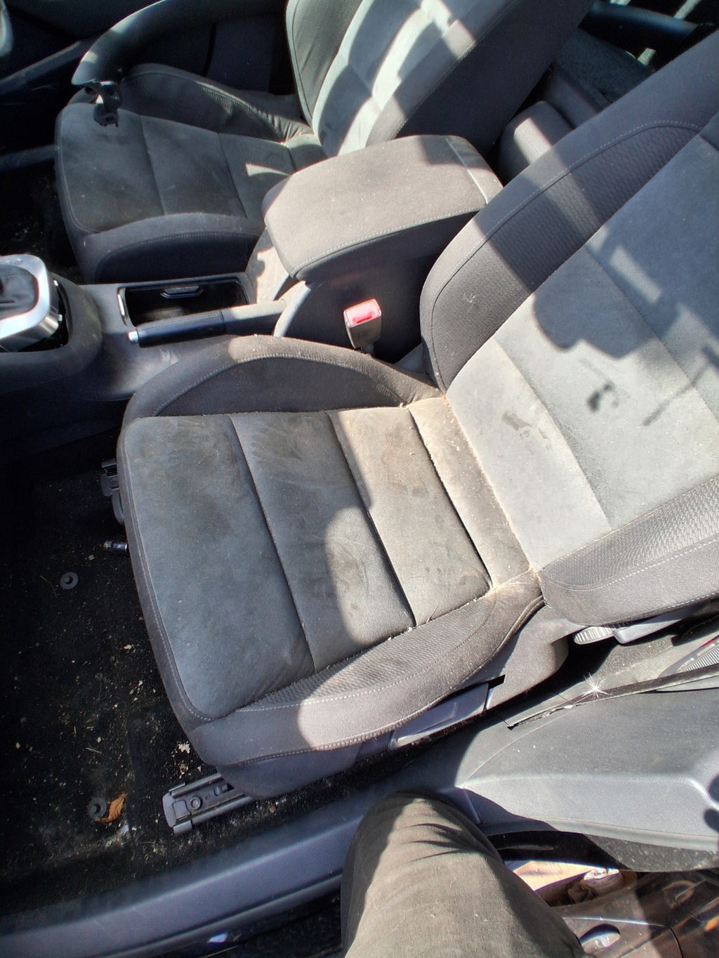 2012 VW VOLKSWAGEN GOLF MK6 NSF PASSENGER SIDE FRONT COMPLETE SEAT ALCANTARA