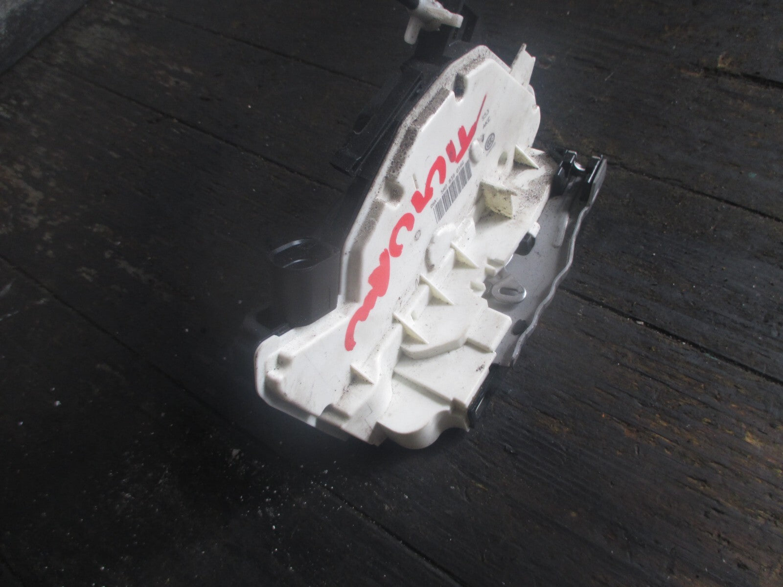VW TIGUAN  OSR DRIVER SIDE REAR DOOR LOCK MECHANISM 5N0839016G