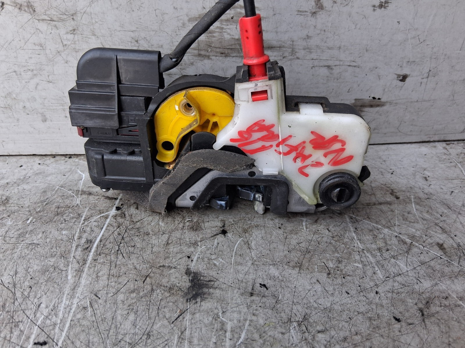 VAUXHALL ZAFIRA C 2016 NSR PASSENGER SIDE REAR DOOR LOCK MECHANISM 3023881