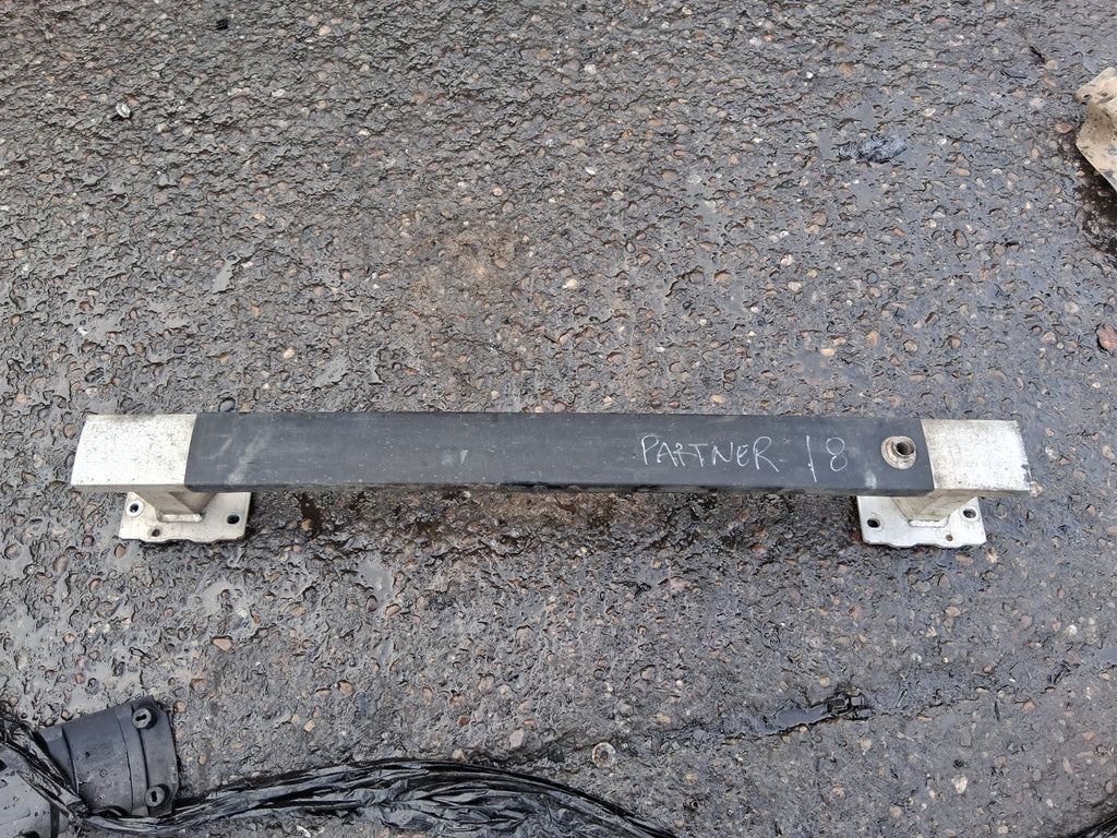 PEUGEOT 307 2006 FRONT BUMPER CRASH REINFORCEMENT BAR