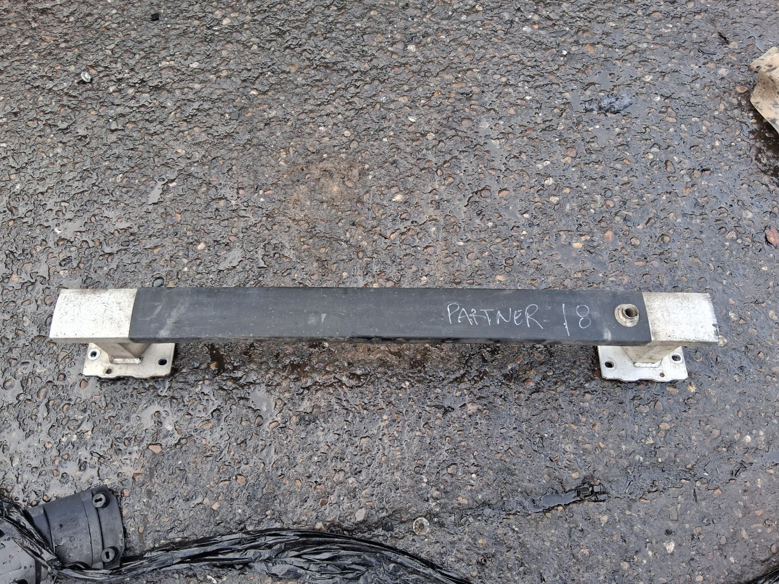 PEUGEOT 307 2006 FRONT BUMPER CRASH REINFORCEMENT BAR