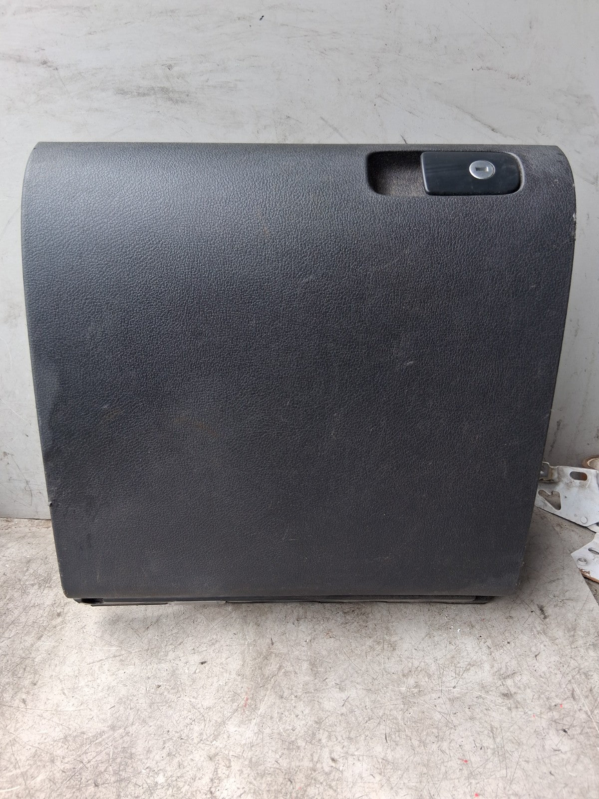 2011 VW VOLKSWAGEN GOLF MK6 DASHBOARD GLOVE BOX STORAGE COMPARTMENT 5M2857097