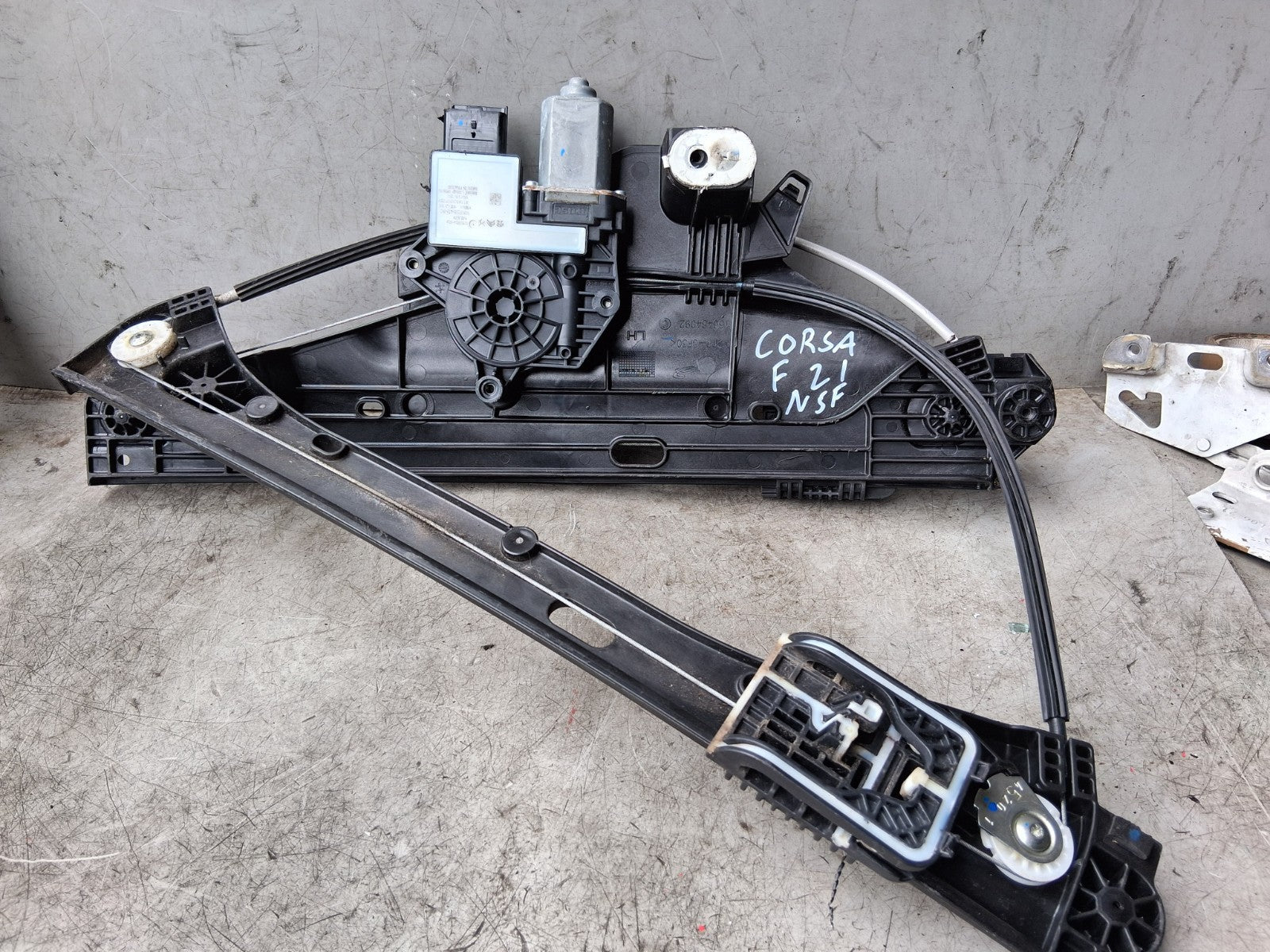 VAUXHALL CORSA F 2021 NSF PASSENGER SIDE FRONT LEFT WINDOW REGULATOR 9832821680