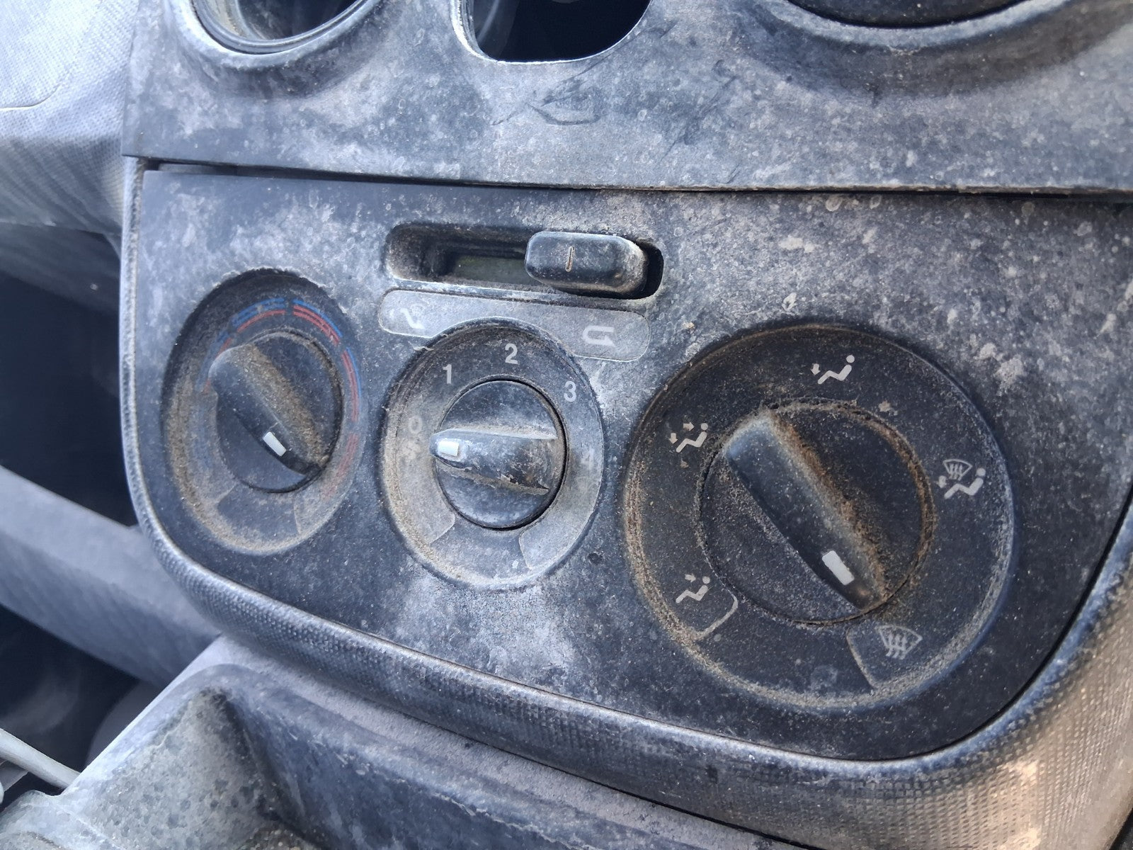 2015 PEUGEOT BIPPER HEATER CLIMATE CONTROL SWITCH PANEL