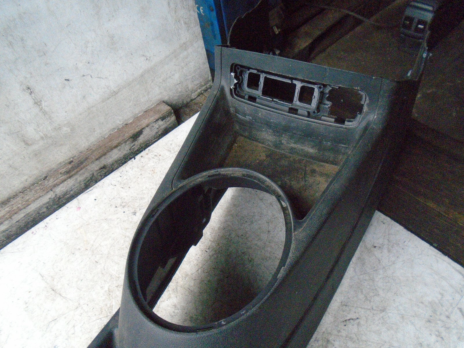 HYUNDAI i20 INTRIOR CENTRE CONSOLE 846101J