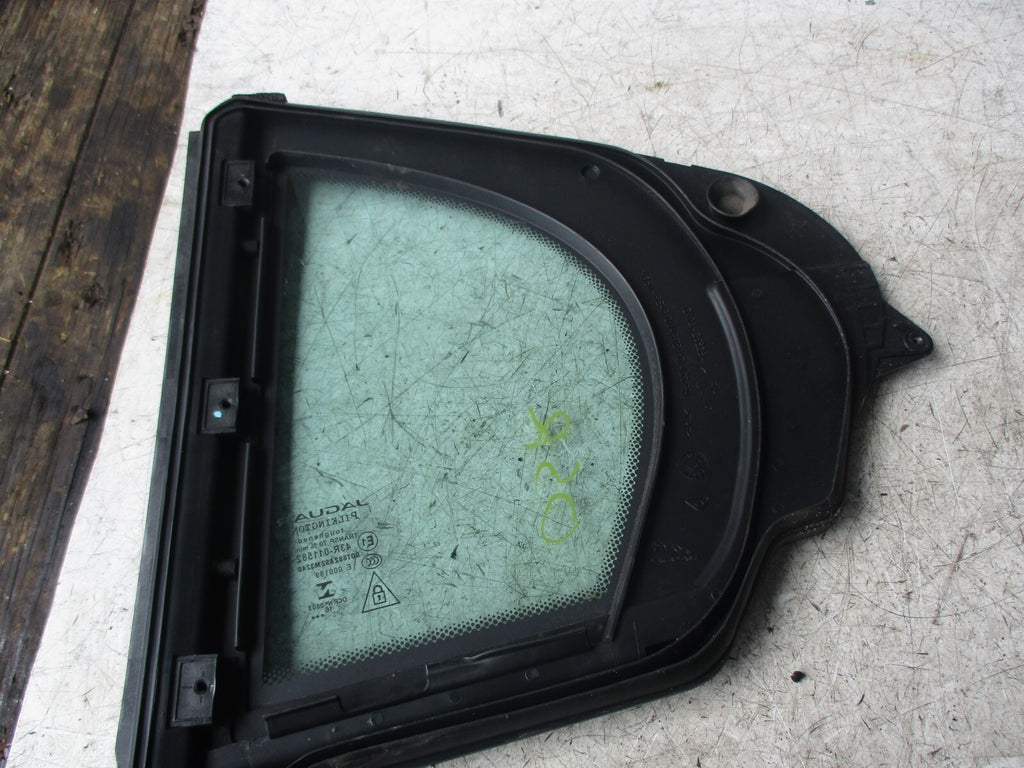 JAGUAR XE 2017 OSR DRIVER SIDE REAR DOOR QUARTER WINDOW GLASS