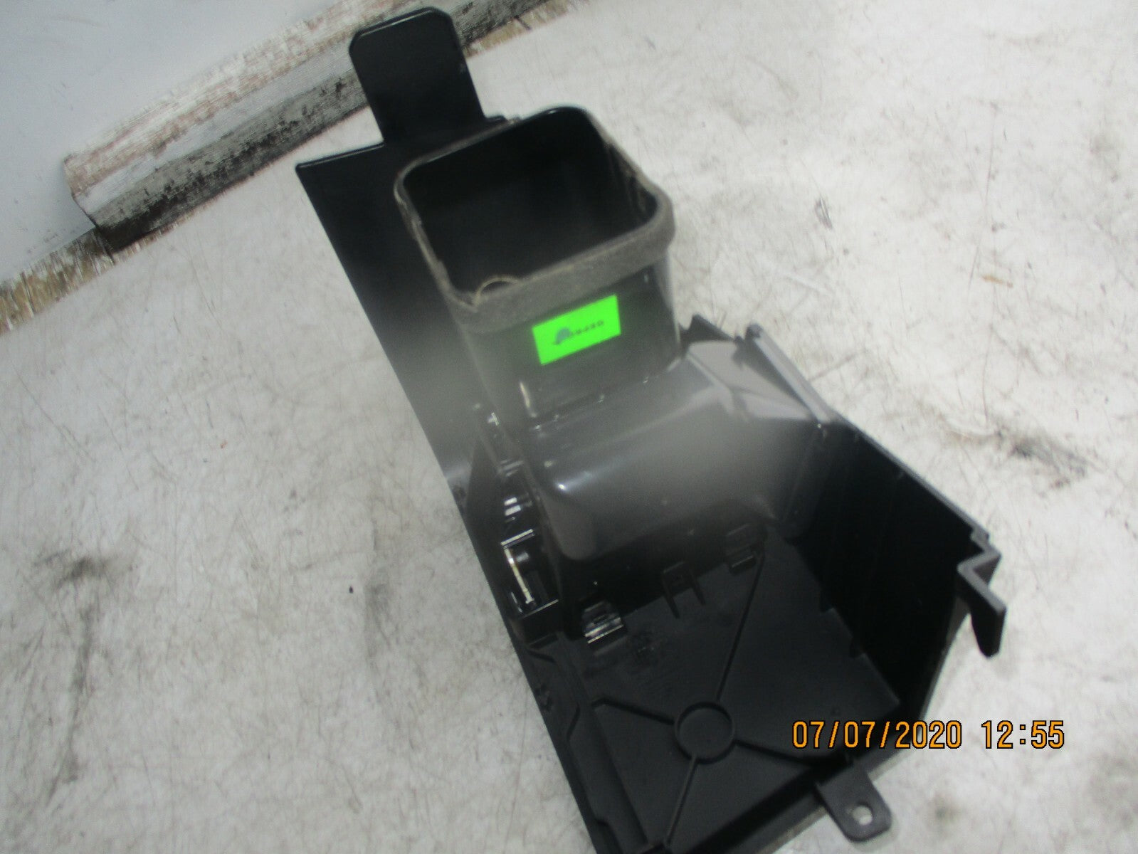 VW VOLKSWAGEN 2015 CRAFTER PASSENGER SIDE FRONT AIR VENT 9068300654