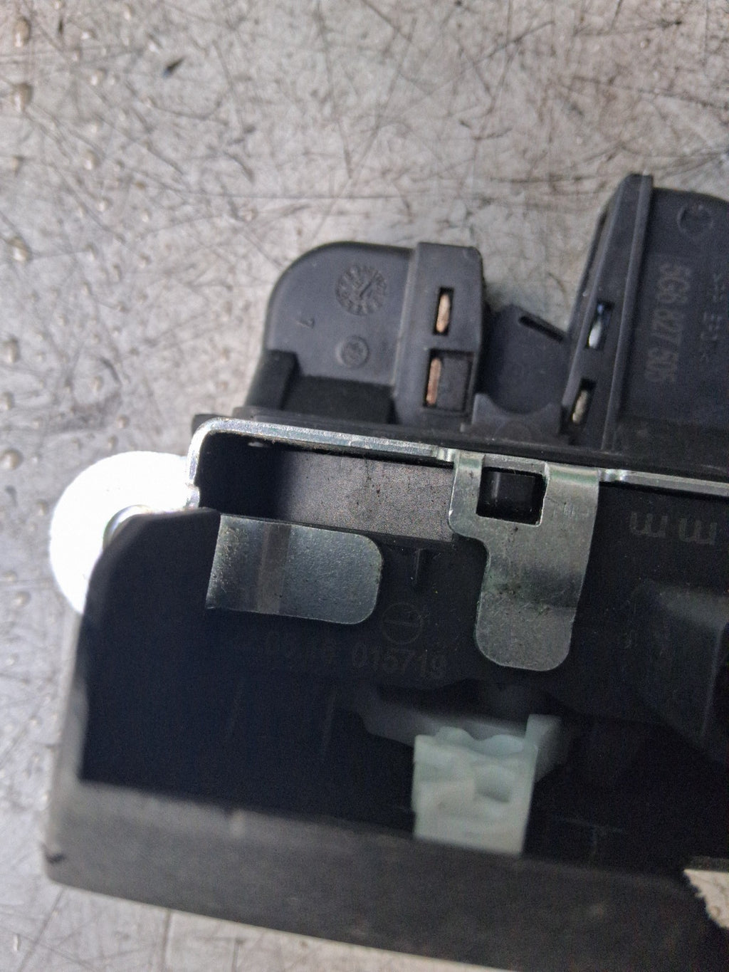2015 VW VOLKSWEN GOLF MK7 TAILGATE BOOT LID LOCK LATCH CATCH MECHANISM 5G6827505
