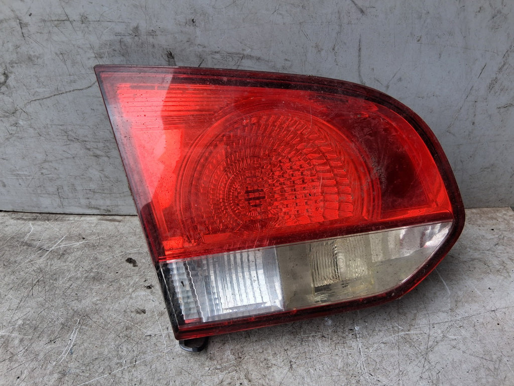 2011 VW VOLKSWAGEN GOLF MK6 NSR PASSENGER SIDE REAR INNER TAIL LIGHT 5K0945093