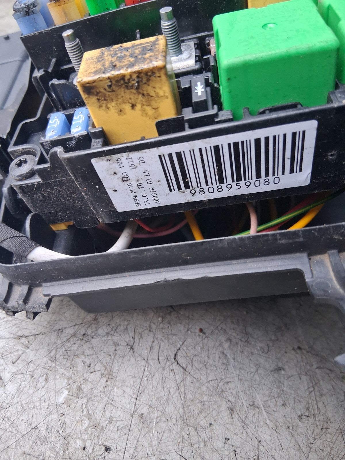 2021 VAUXHALL VIVARO FUSE BOX RELAY 9808959080
