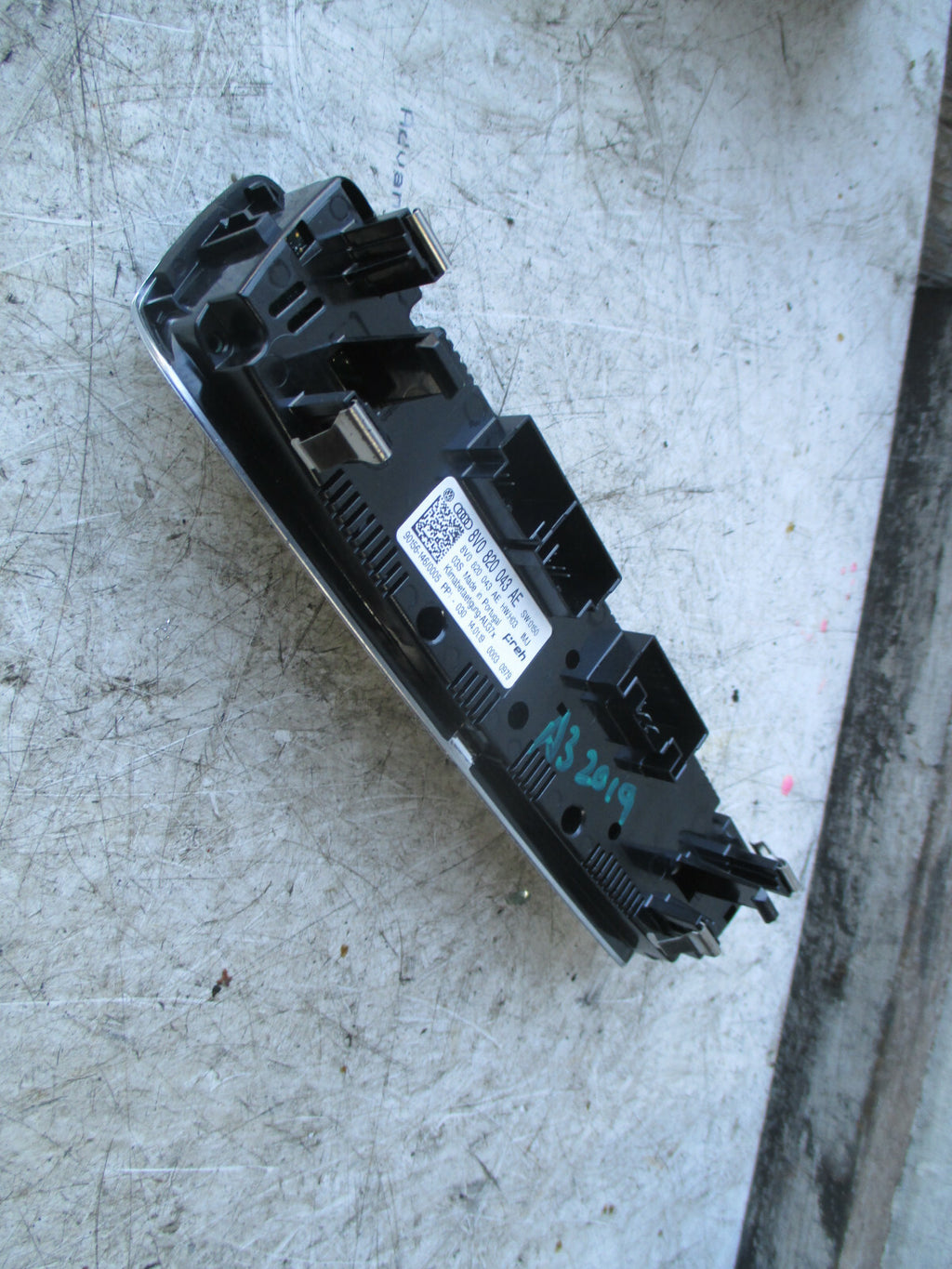 AUDI A3 2019 MK3 8V AC HEATER CLIMATE CONTROL SWITCH 8V0820043AE