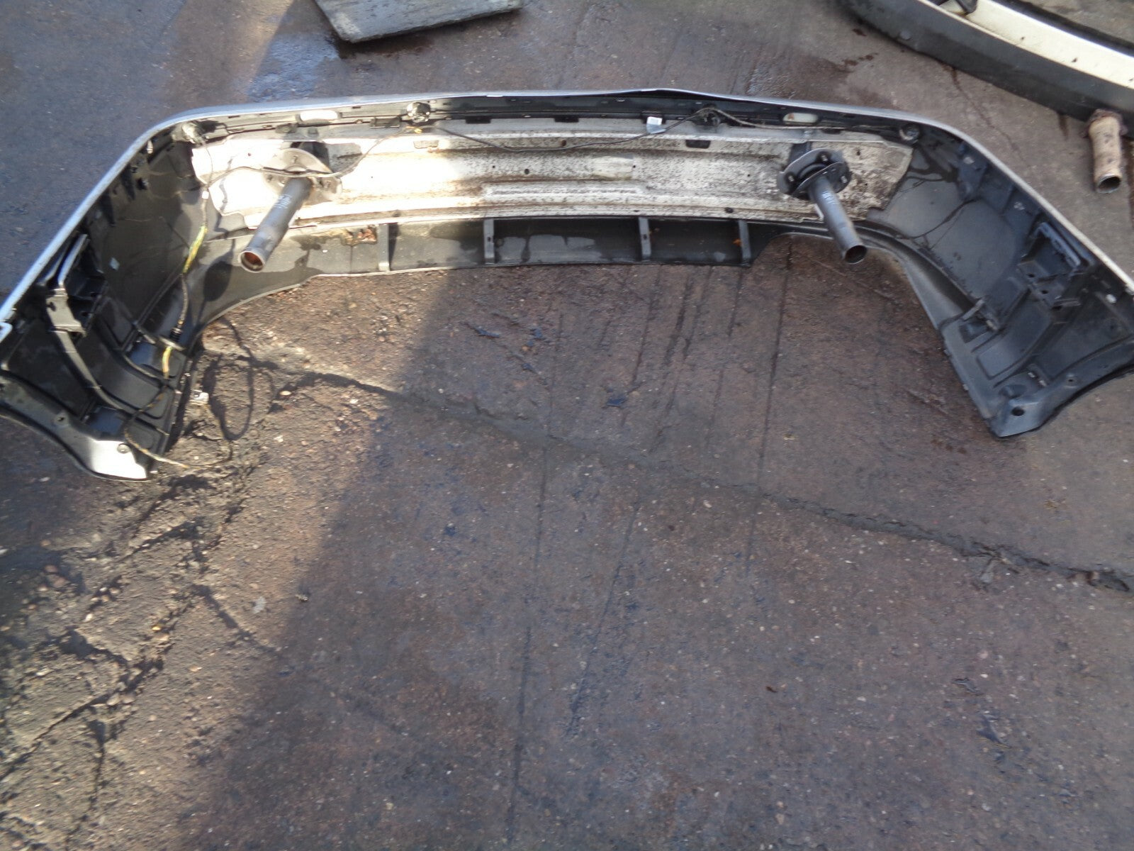 BMW 3 SERIES E46 01-05 SALOON REAR BUMPER WITH PDC IN SILVER