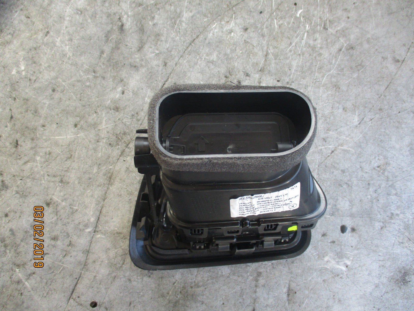 RENAULT KADJAR 2016 CENTRE DASHBOARD AIR VENTS 00209442 00209441 00189113 01