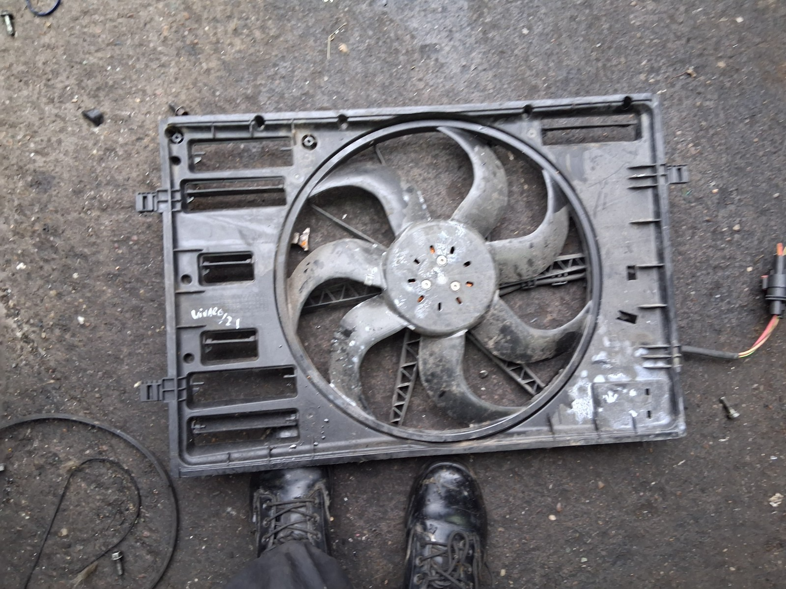 2013 VW VOLKSWAGEN GOLF MK7 RADIATOR COOLING FAN 5Q0121205