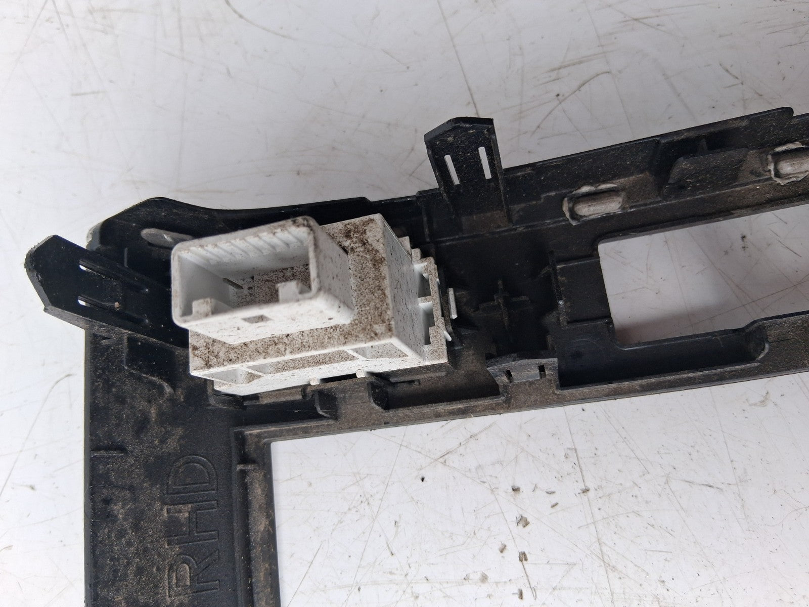 TOYOTA ESTIMA MK3 2013 DASH HAZARD SWITCH PANEL / CENTRE CONSOLE TRIM 5542028330