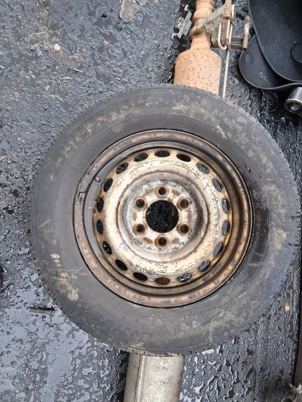 2016 MERCEDES BENZ SPRINTER W906 16 INCH STEEL WHEEL WITH TYRE 235/65R16