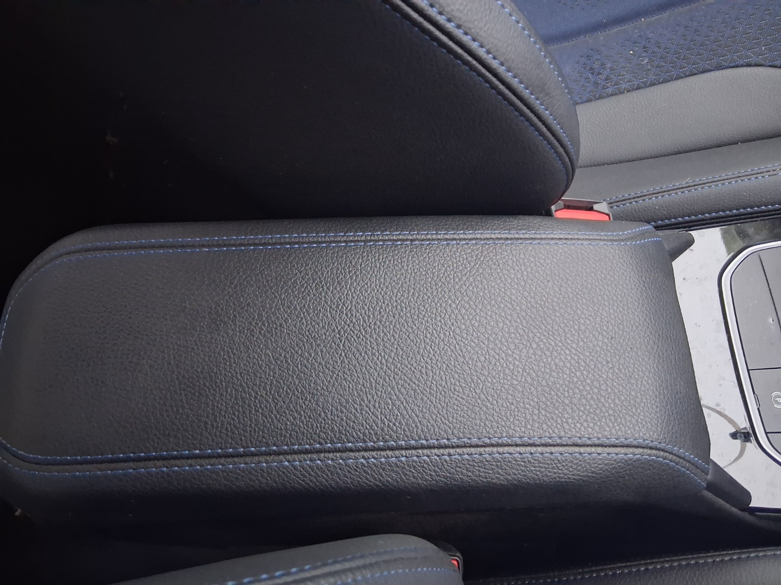 2024 BMW 2 SERIES F44 COUPE M SPORT FRONT CENTER CONSOLE LEATHER ARM REST