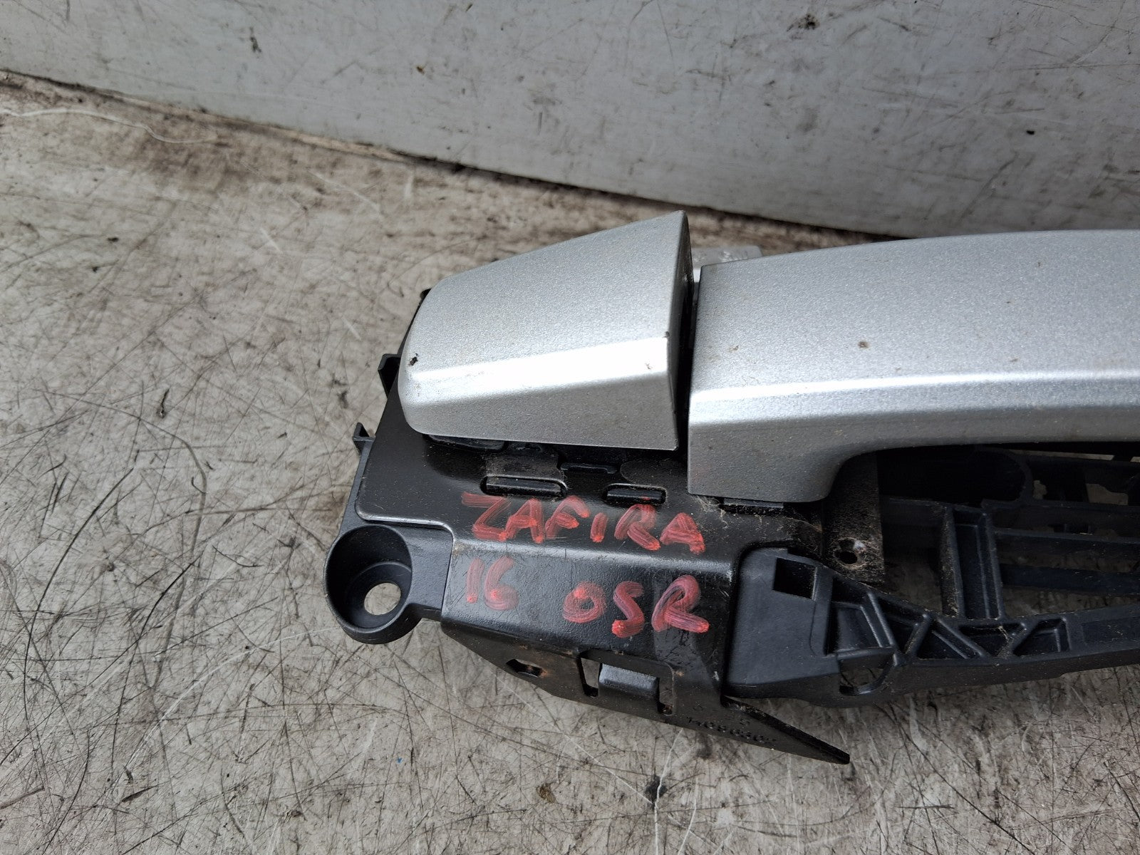 2016 VAUXHALL ZAFIRA C MK3 OSR DRIVER SIDE REAR RIGHT EXTERIOR DOOR HANDLE