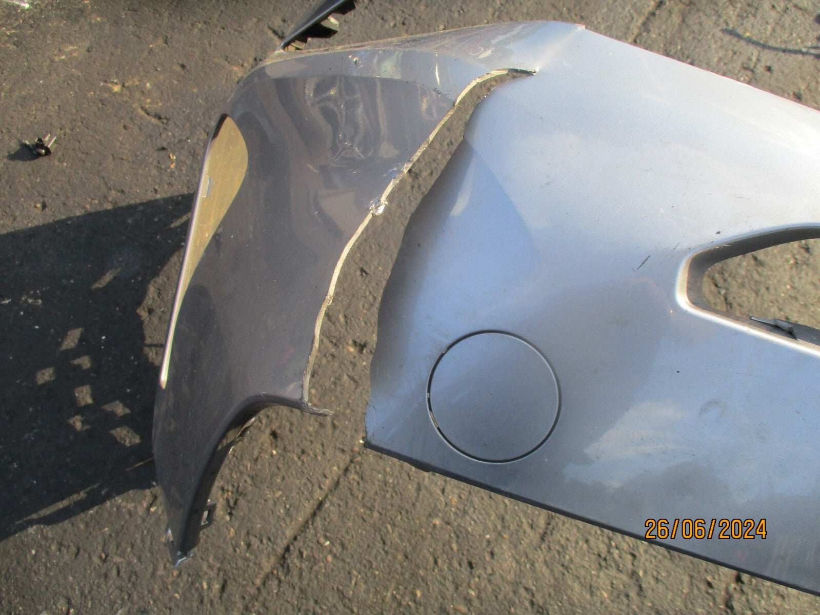 CITROEN C5 MK3 2022 FRONT UPPER BUMPER SILVER DAMAGED