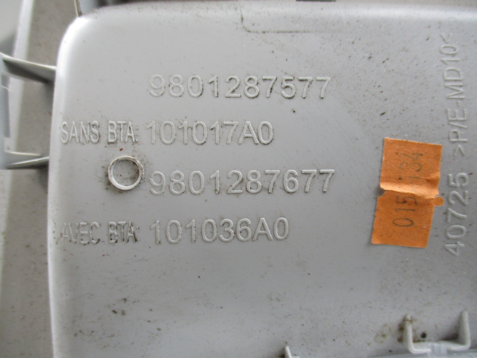CITROEN C4 CACTUS INTERIOR FRONT READING LIGHT 9801287677