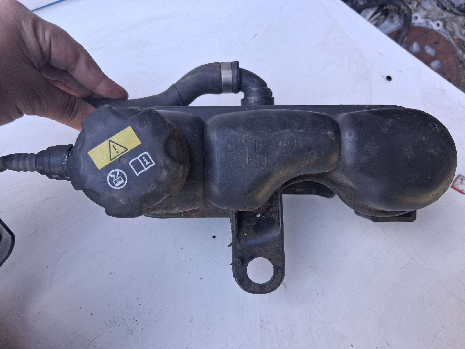 2021 MINI COUNTRYMAN F60 COOLANT OVERFLOW EXPANSION TANK RESERVOIR 7645508