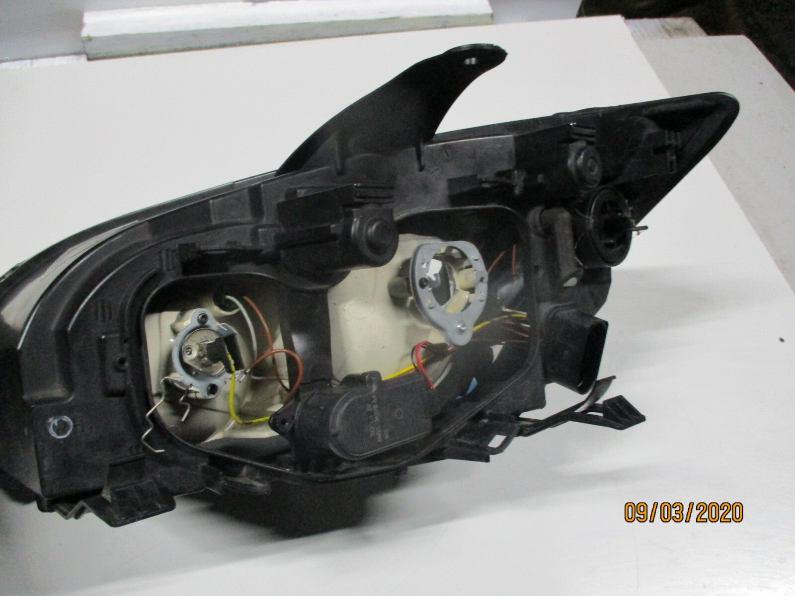 FORD FOCUS MK2 2006 OS DRIVER SIDE FRONT LIGHT HEADLIGHT LAMP 4M51-13W029-KC