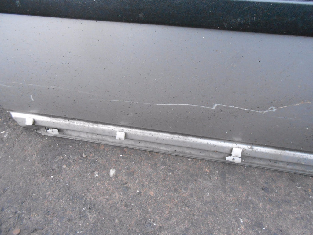 2001 - 2008 SKODA SUPERB B5 3U SALOON OSR DRIVER SIDE REAR DOOR COMPLETE SILVER
