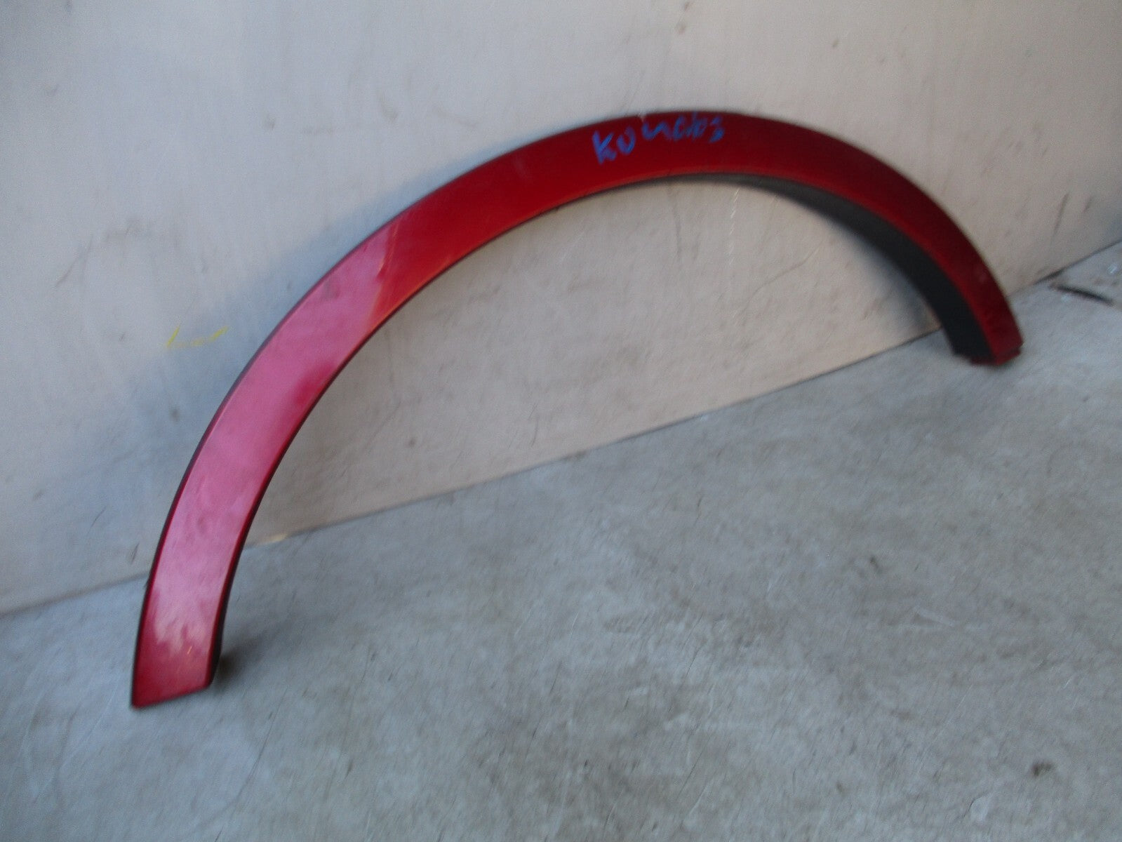FORD KUGA 2017 MK2 OSR DRIVER SIDE REAR WHEEL ARCH TRIM RUBY RED KD CV4JS286D02A