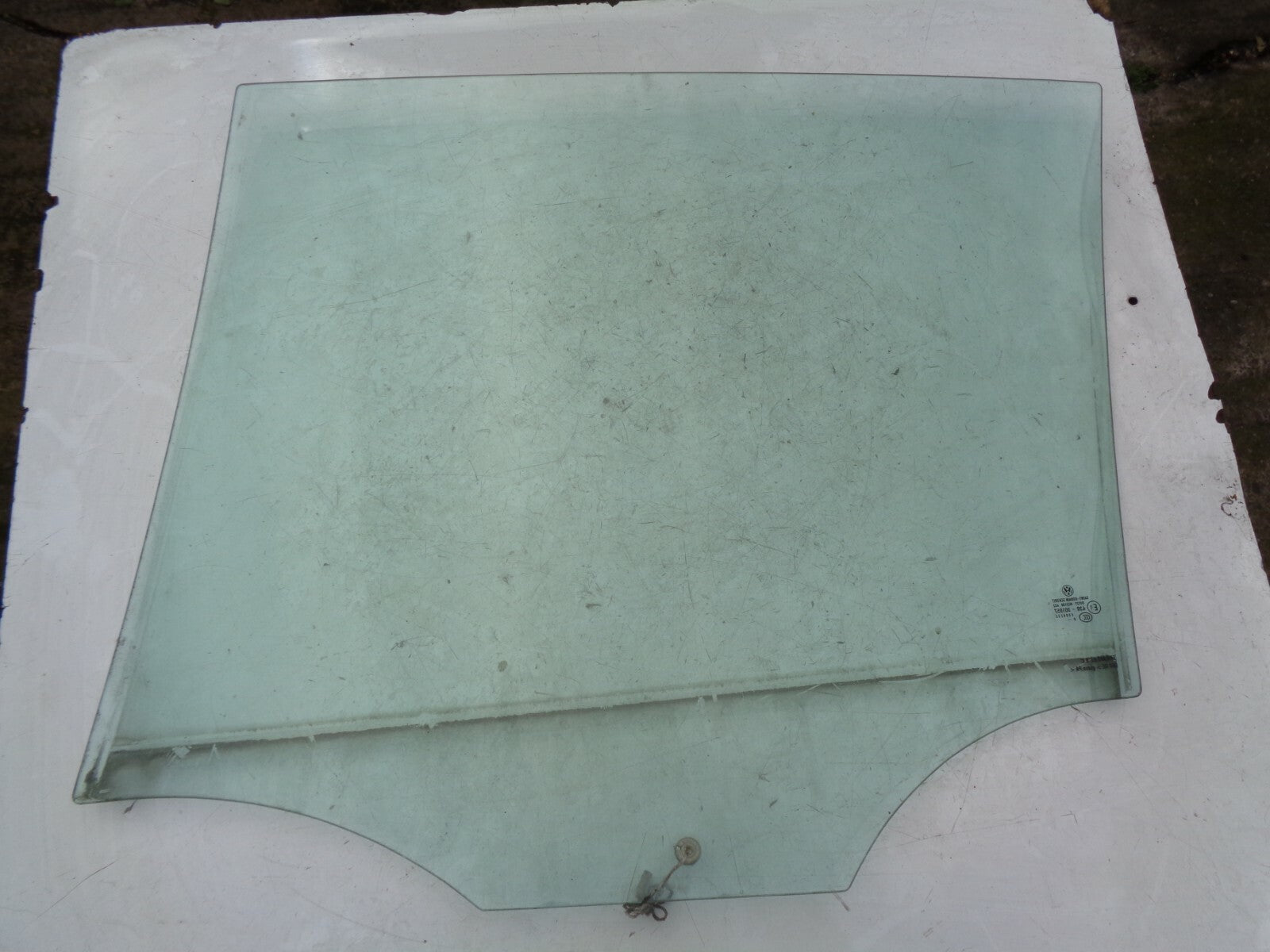 VW VOLKSWAGEN GOLF MK6 OSR DRIVER SIDE REAR WINDOW GLASS 5K6845026C