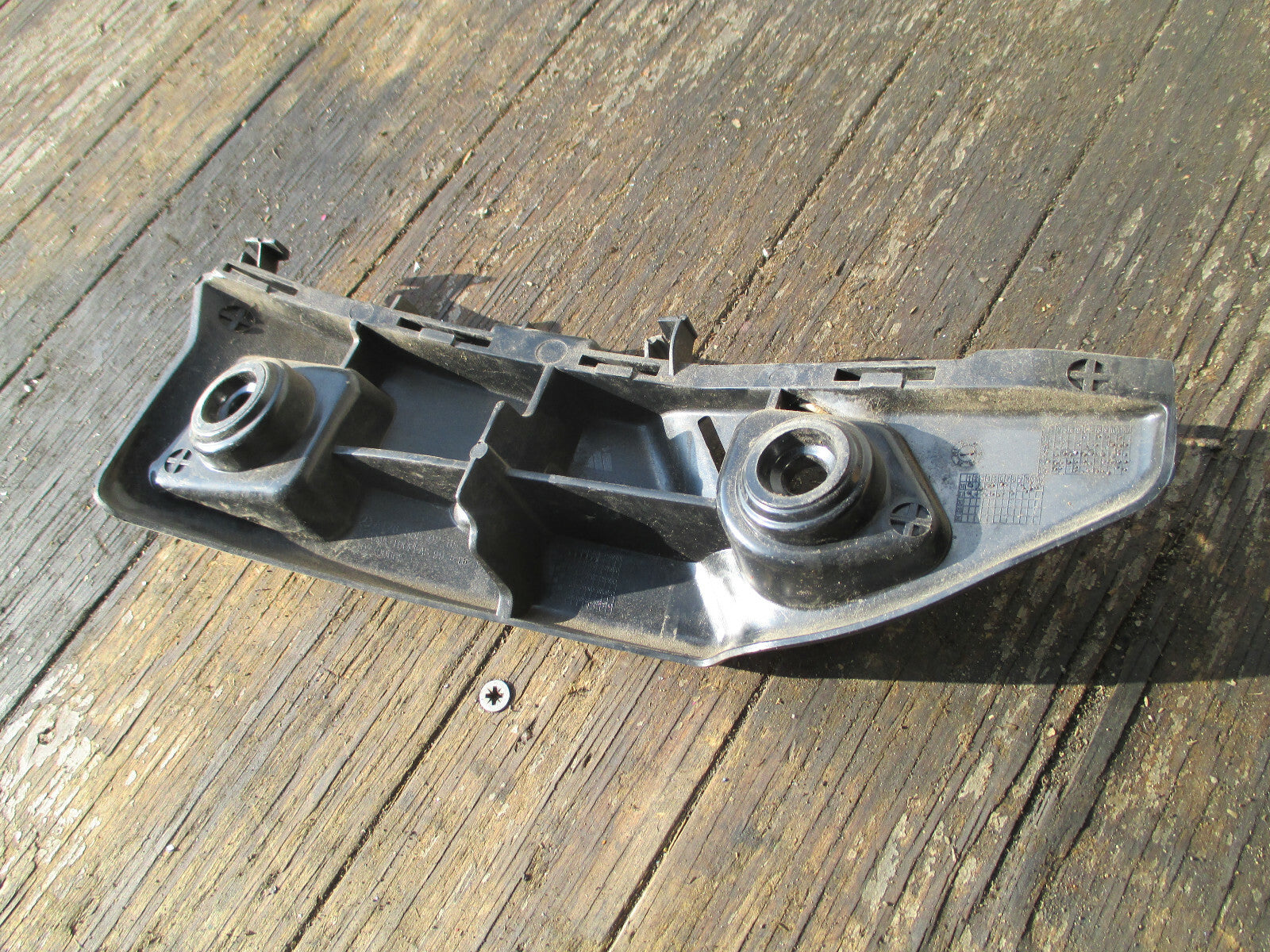 MERCEDES BENZ A CLASS W176 2018 REAR DRIVER SIDE BUMPER BRACKET A1768850265