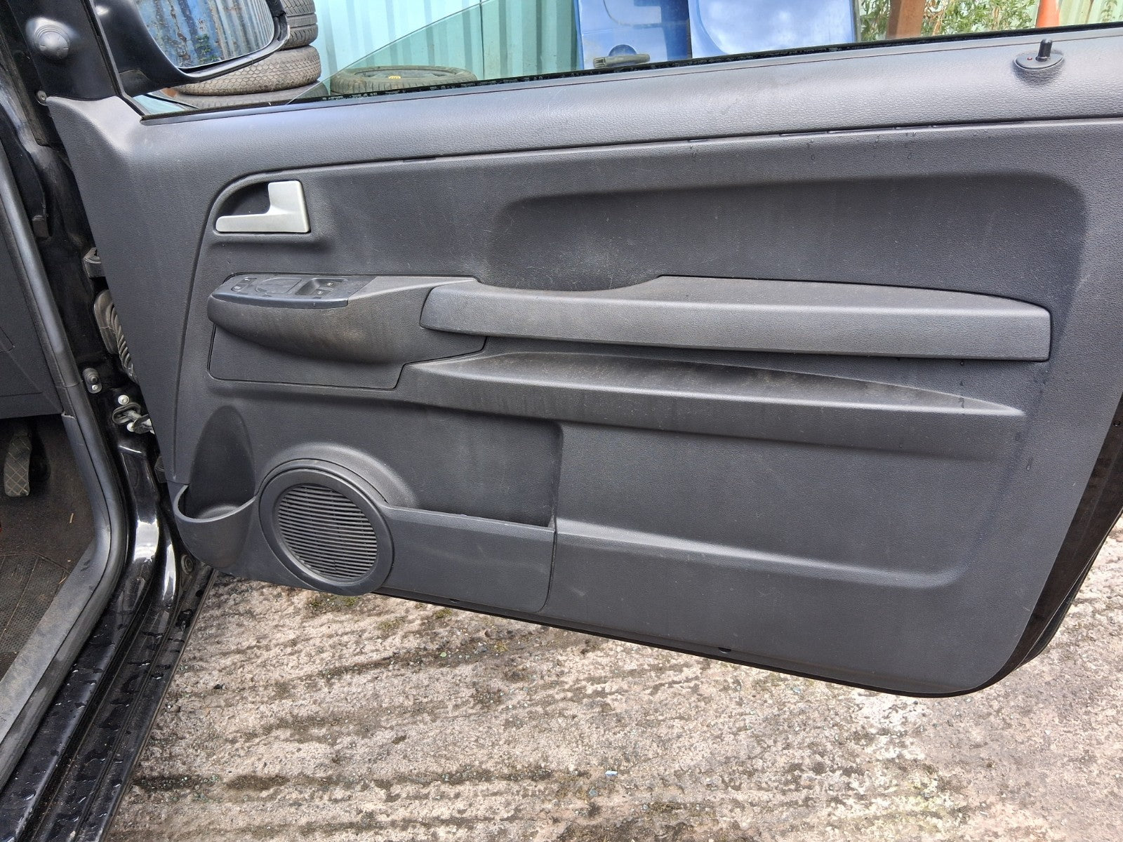 2011 VW VOLKSWAGEN FOX 3 DOOR OS DRIVER SIDE FRONT RIGHT DOOR CARD PANEL