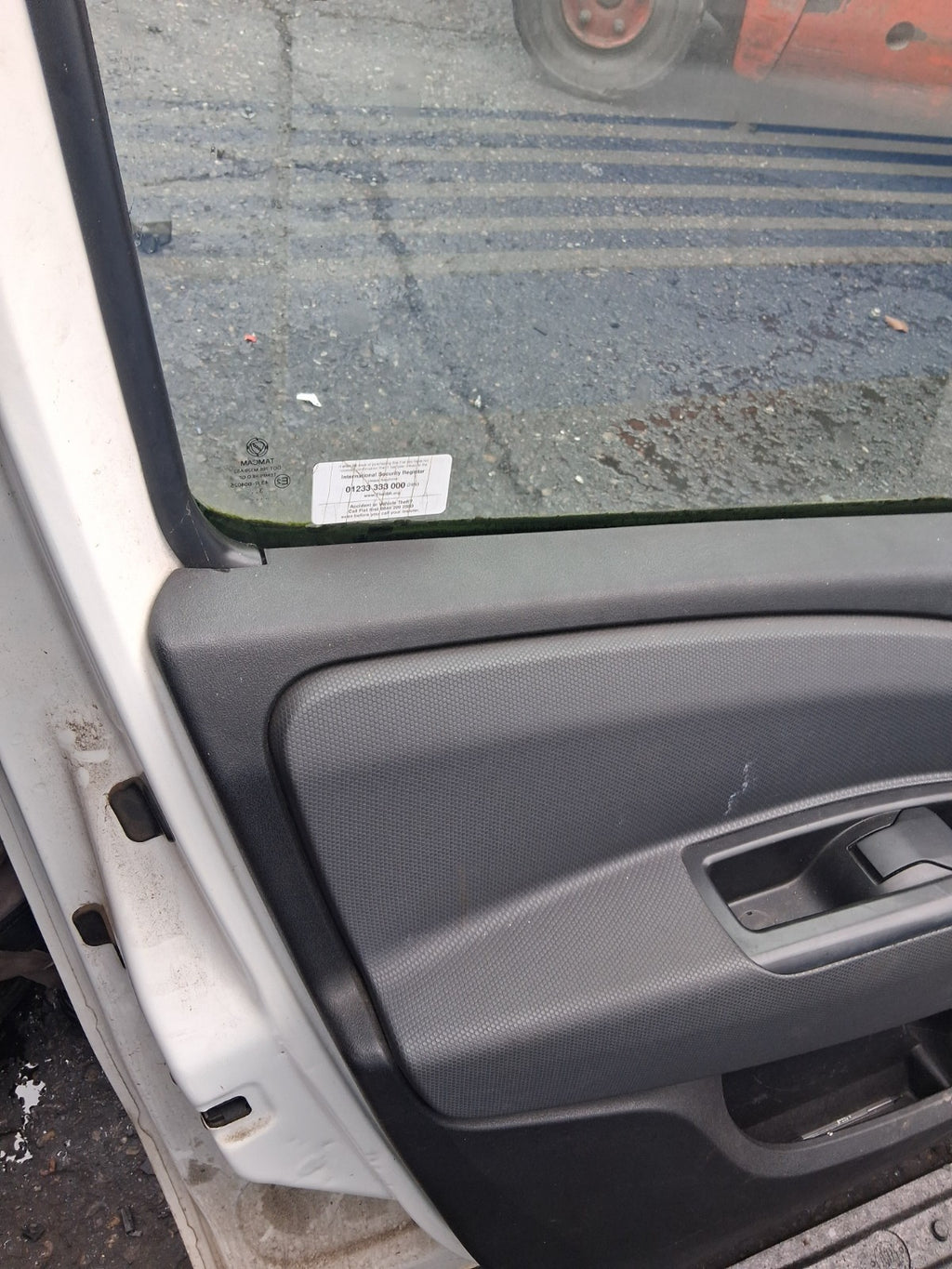 2013 FIAT DOBLO MK2 NSF PASSENGER SIDE FRONT LEFT COMPLETE DOOR WITH WING MIRROR
