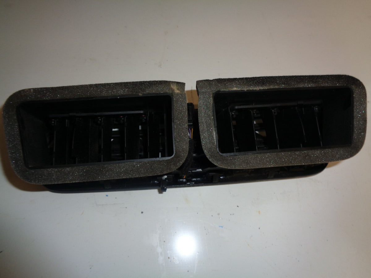 FORD ECOSPORT ST 2019 FRONT AIR VENT WITH HAZARD SWITCH GN1519K617