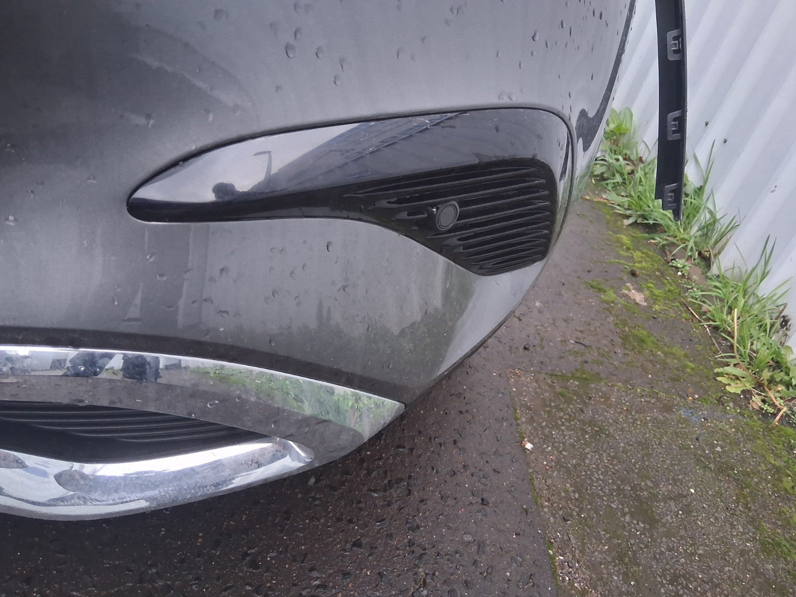2025 MERCEDES BENZ GLA 180 H247 FACELIFT FRONT BUMPER WITH BADGE GRILLE GREY 787