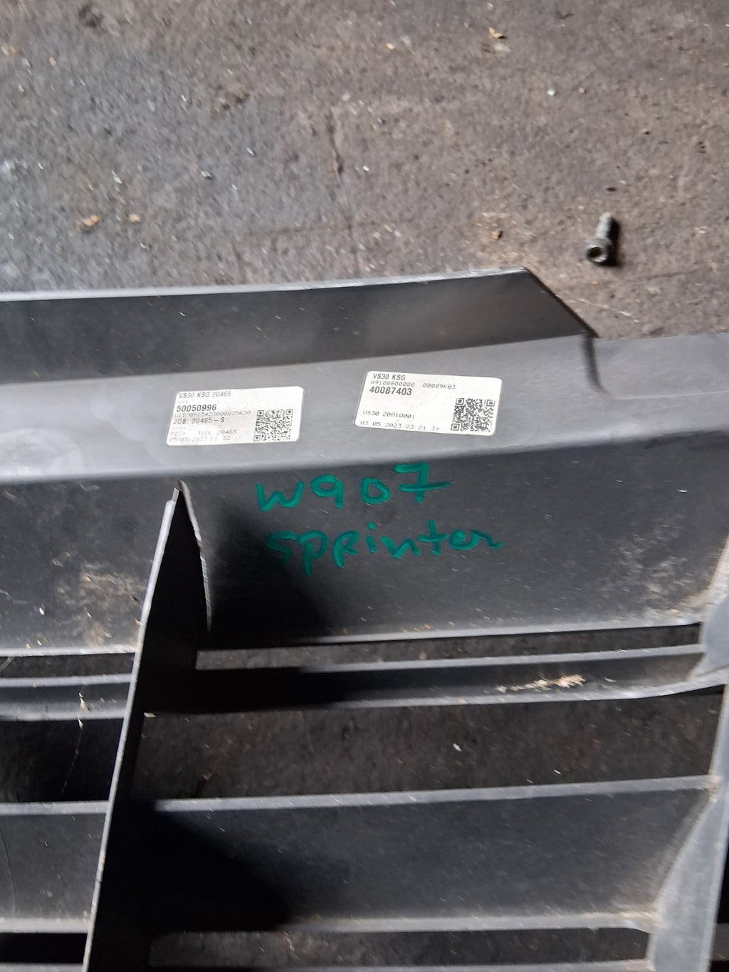 2023 MERCEDES SPRINTER W907 FRONT BUMPER WITH GRILL & BADGE GRILLE A9108852600