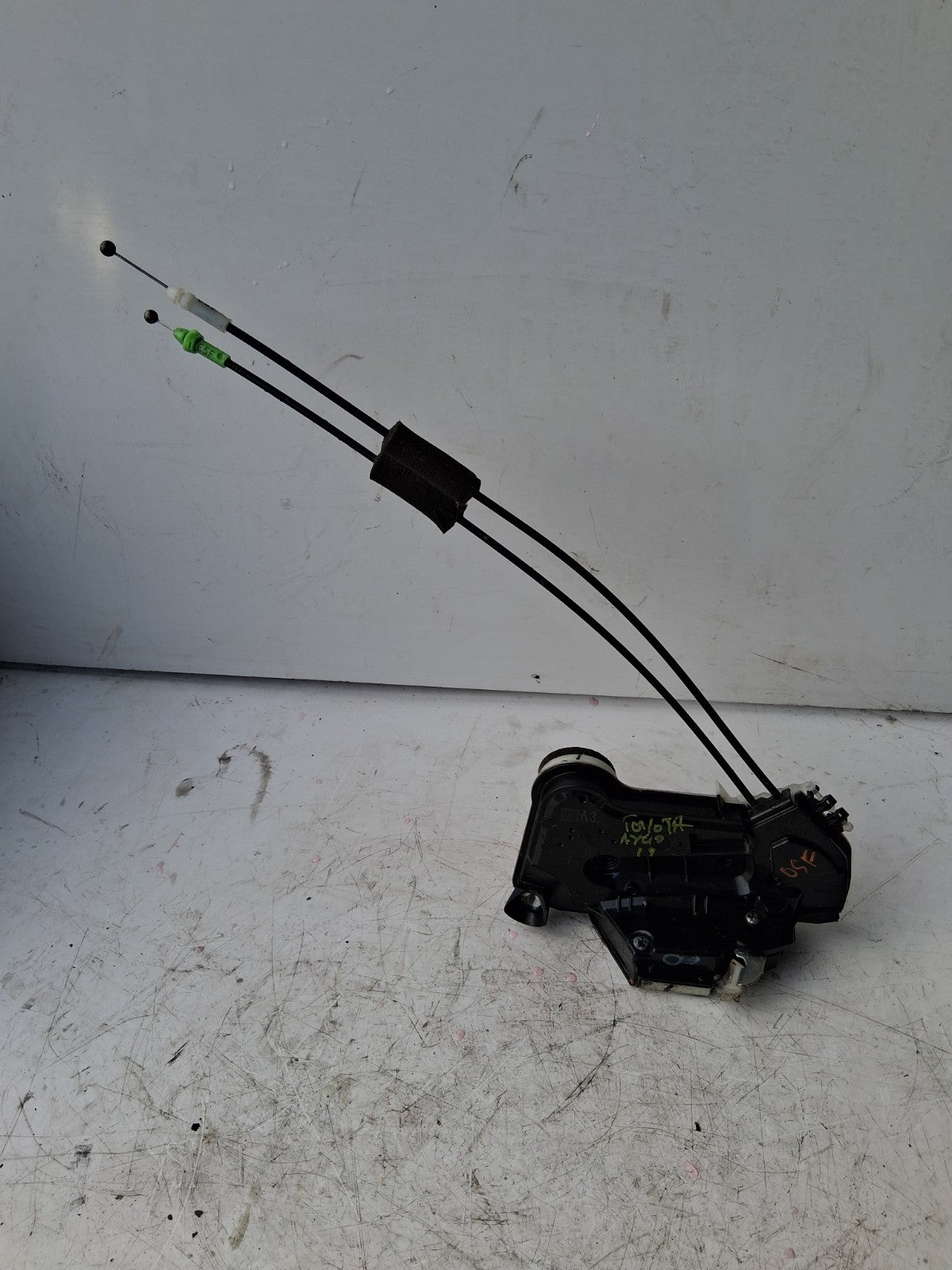 2019 TOYOTA AYGO MK2 2019 OSF DRIVER SIDE FRONT DOOR LOCK MECHANISM