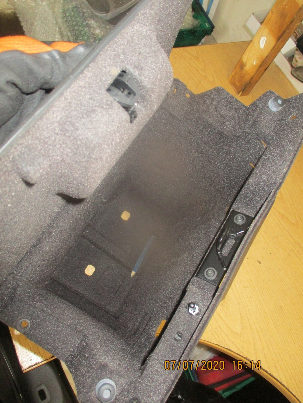 FORD MANDEO MK4 2011 GLOVE BOX IN GREY CS71 A06010