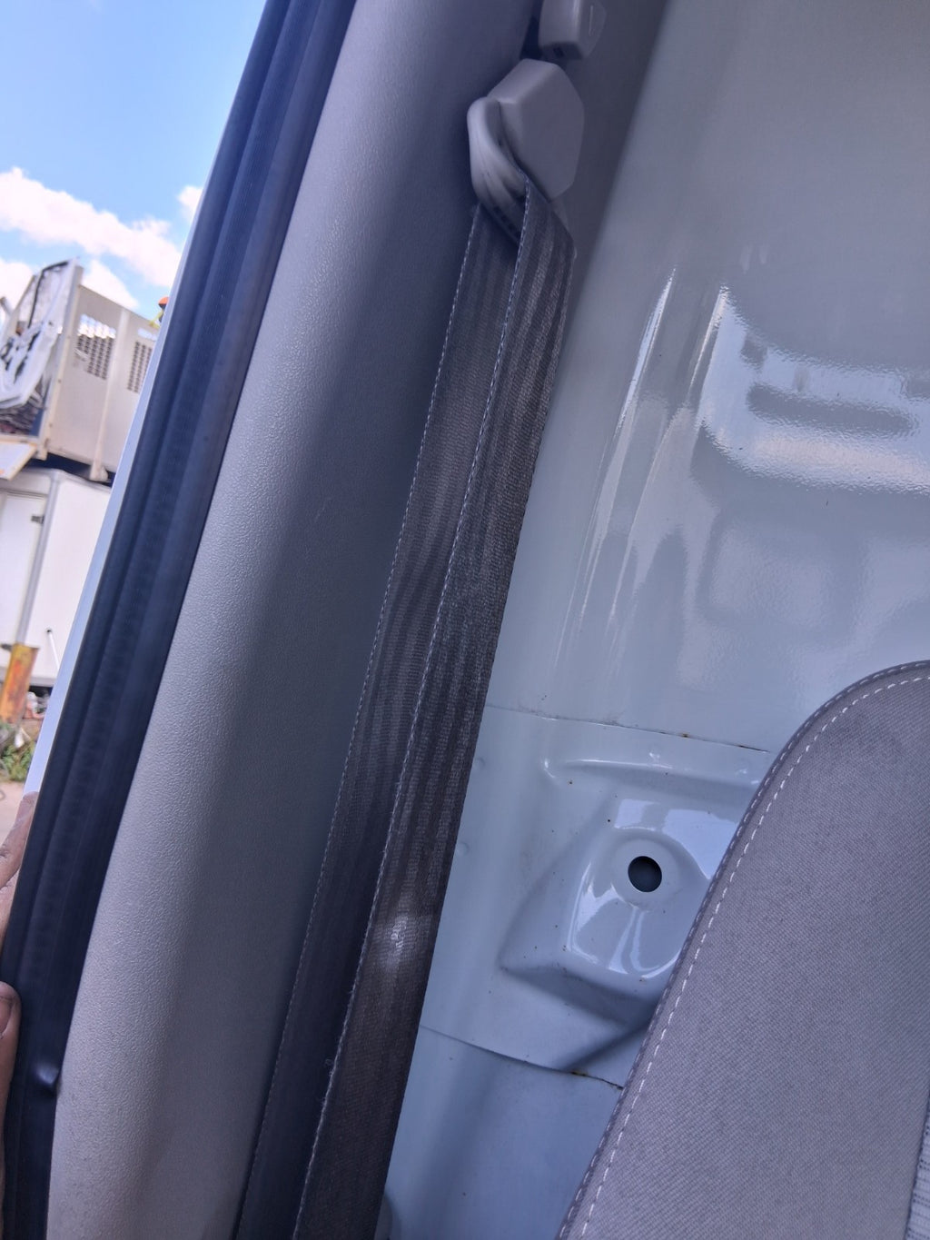 2020 SAIC LDV V80 OSF DRIVER SIDE FRONT RIGHT SEAT BELT