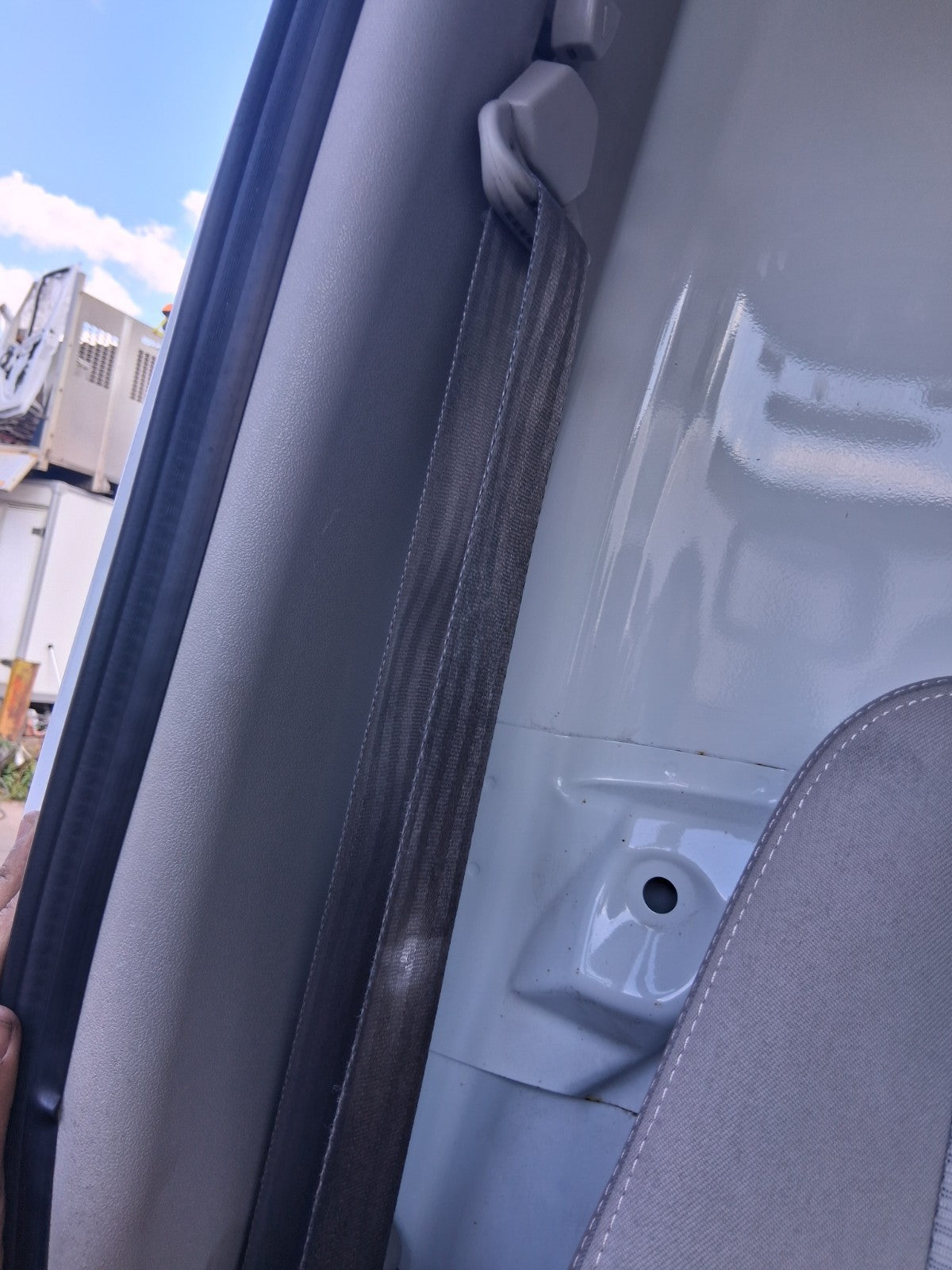2020 SAIC LDV V80 OSF DRIVER SIDE FRONT RIGHT SEAT BELT