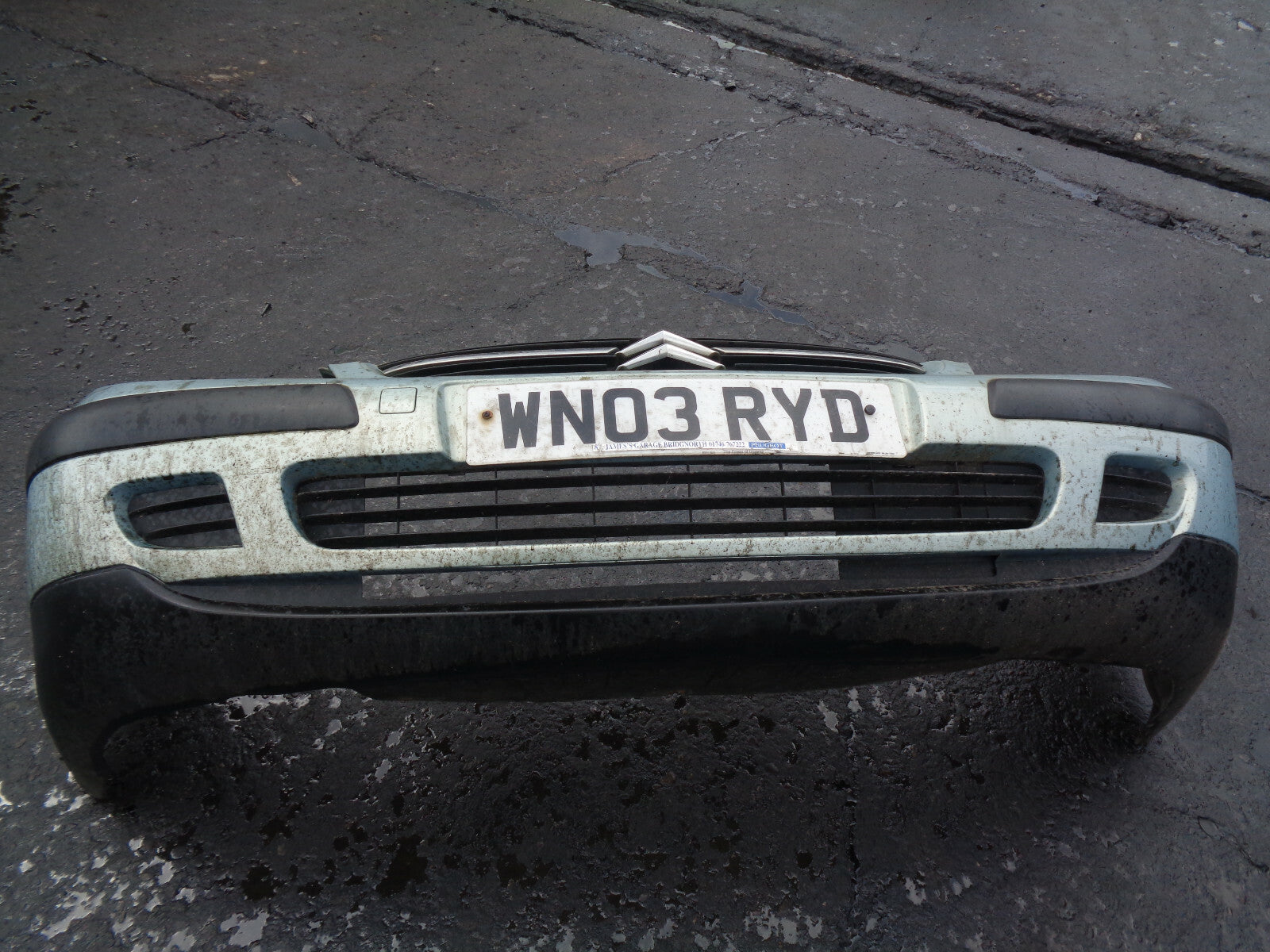 CITROEN C5 2003 ESTATE FRONT COMPLETE BUMPER + GRILL GREEN