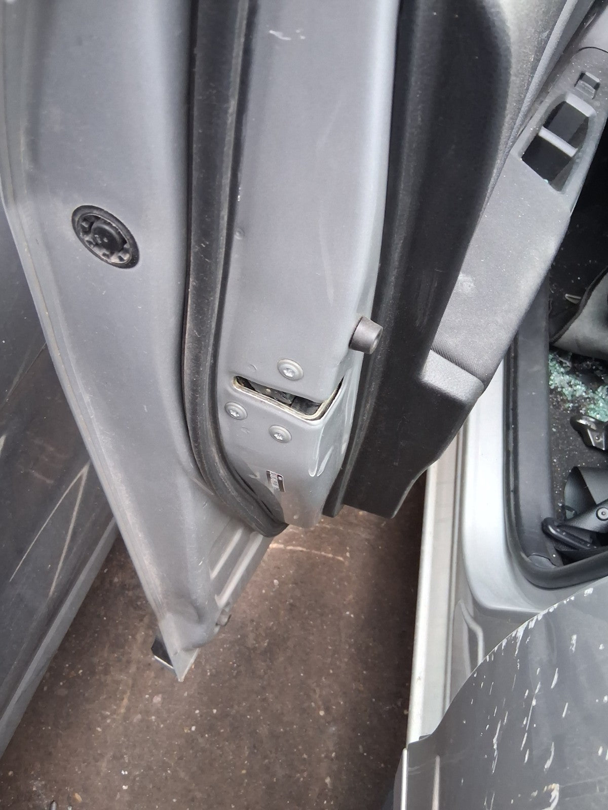 TOYOTA YARIS MK3 2019 NSF PASSENGER SIDE FRONT DOOR LOCK MECHANISM