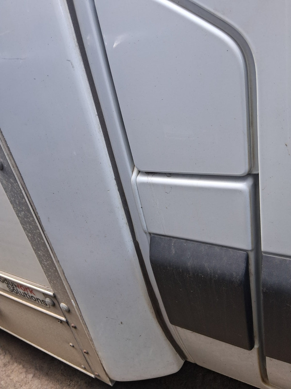 2024 RENAULT MASTER MK3 OSF DRIVER SIDE FRONT DOOR TRIM MOULDING