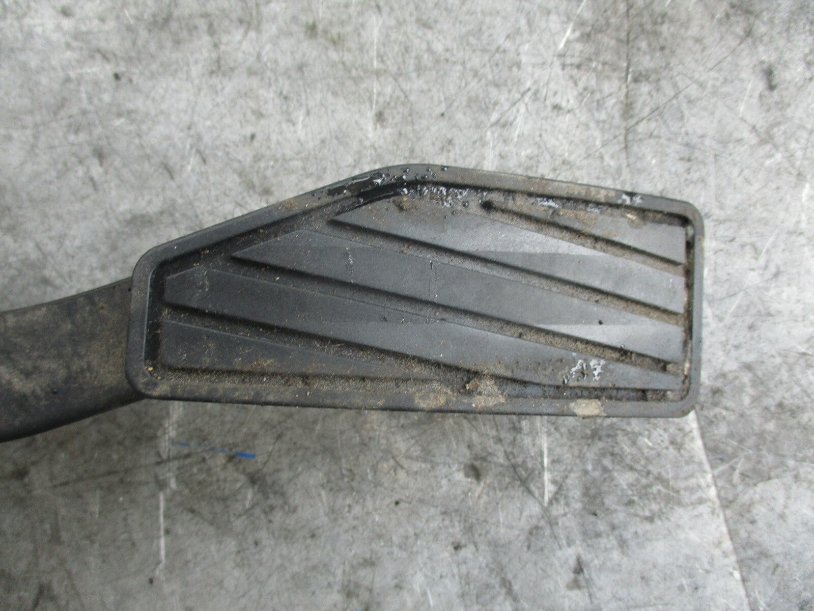 NISSAN PIXO ELECTRIC ACCELERATOR THROTTLE PEDAL 4940068K40