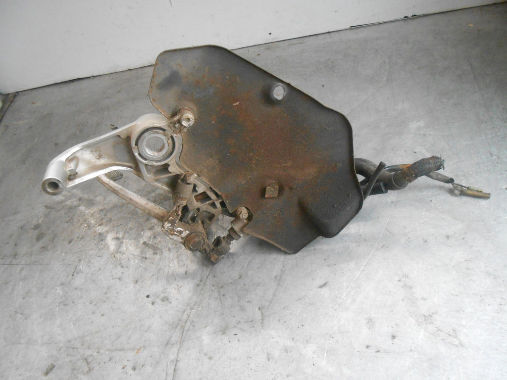 HONDA VFR800 FI RC46 1998-2001 LH LEFT HAND RIDERS FOOT PEG & BRAKE CYLINDER