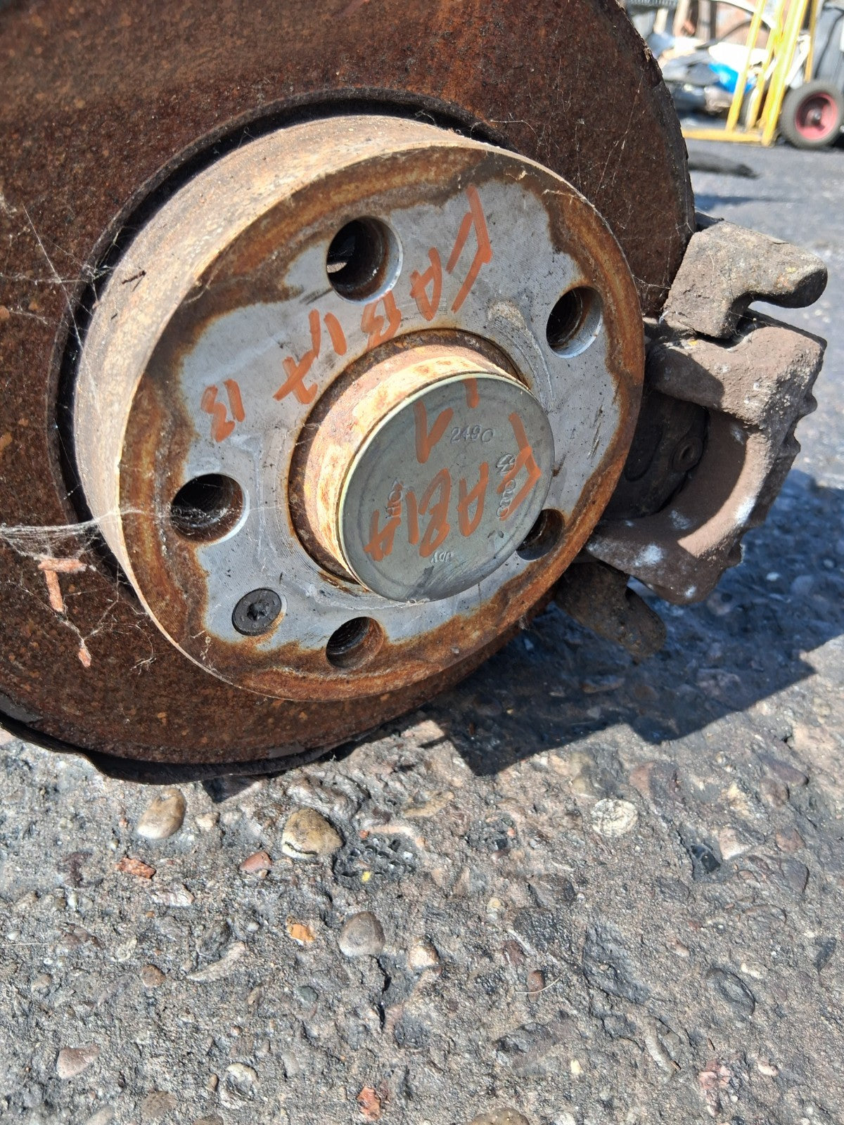 2019 SKODA FABIA MK3 NJ HATCHBACK COMPLETE REAR AXLE HUB DISC TYPE