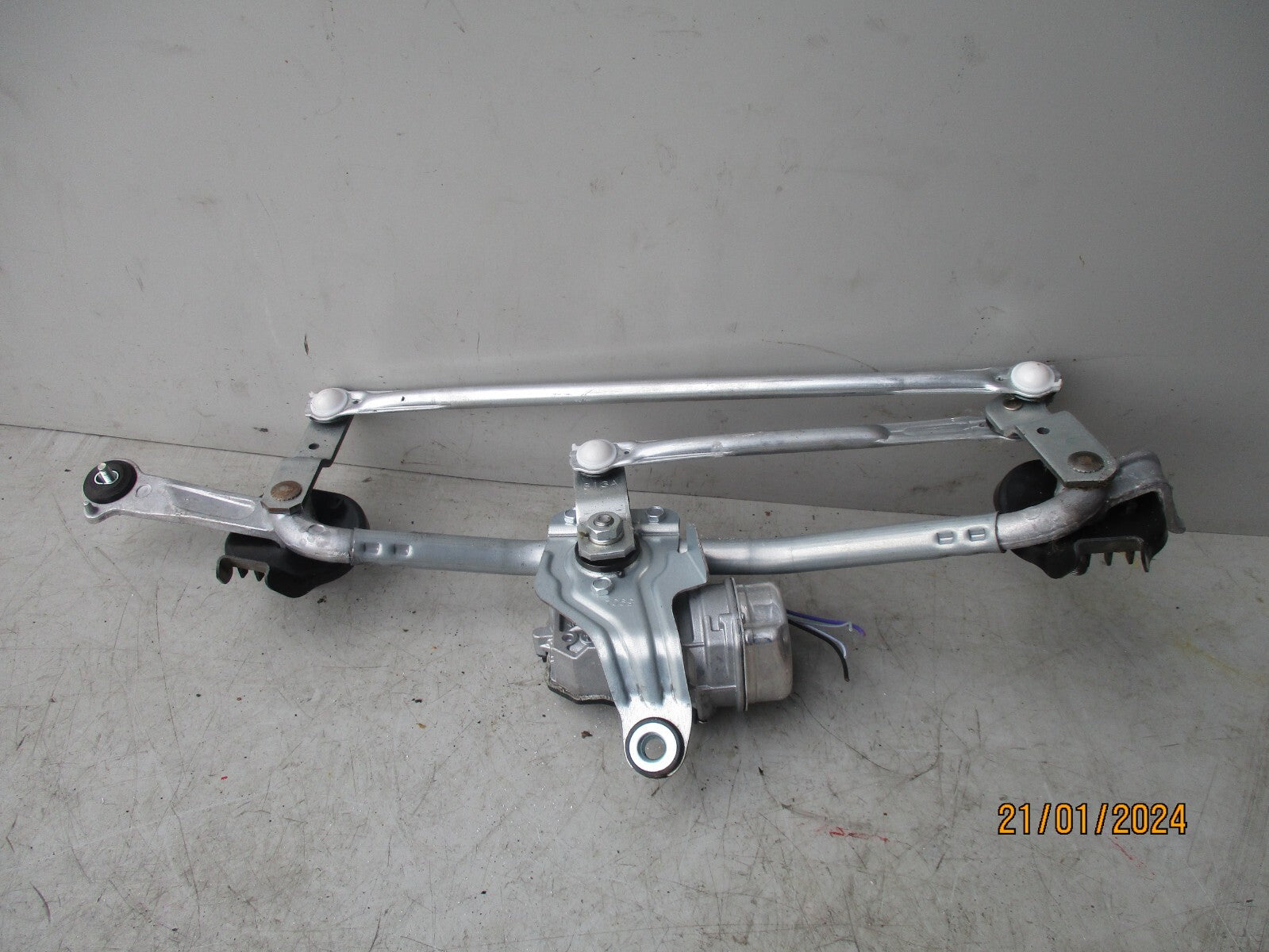 MAZDA 3 MK4 2020 FRONT WINDSCREEN WIPER MOTOR LINKAGES 41250012